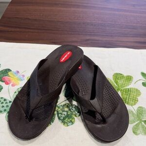 Okabashi flip flops